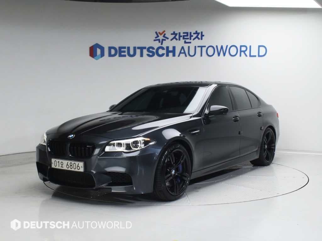 BMW M5 M5 Sedan Standard