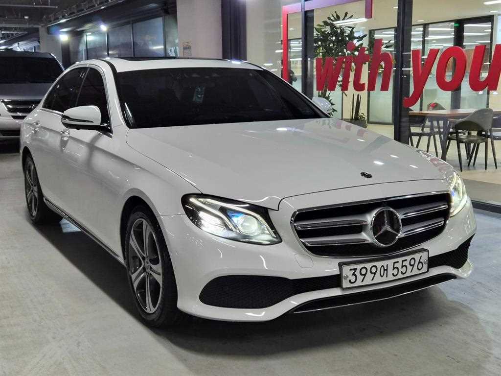 Mercedes-Benz E-Class W213 E300 Avantgarde Standard