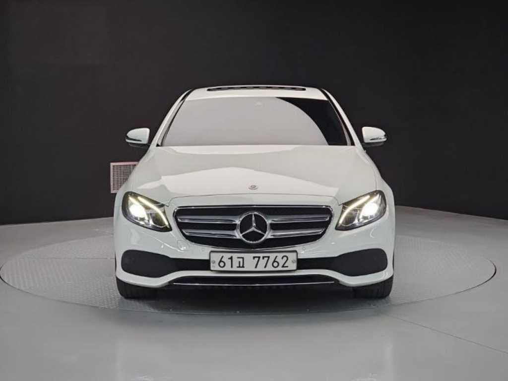 Mercedes-Benz E-Class W213 E300 Avantgarde Standard